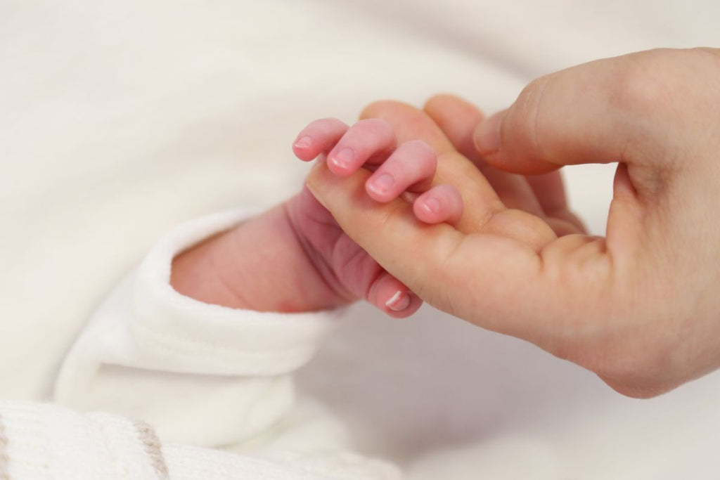 Co koupit miminku k narození? Originální dárky pro novorozence