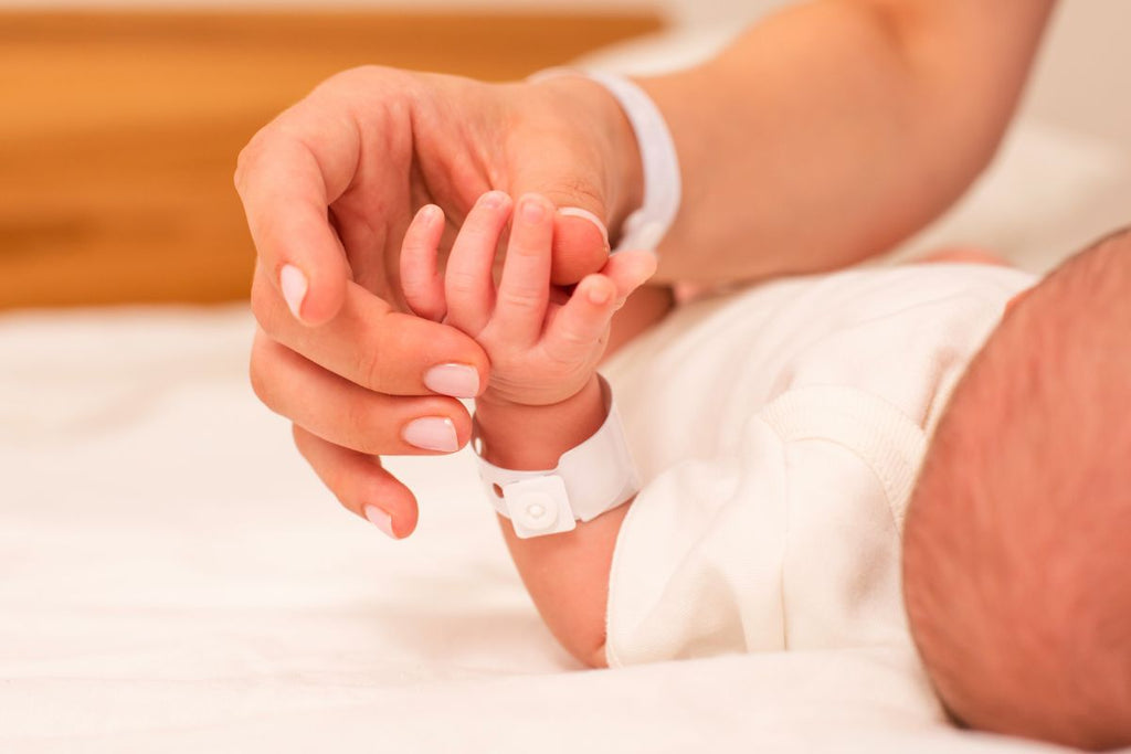 6 tipů na dárky do porodnice: Co koupit mamince?